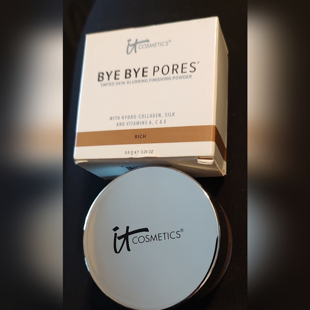 IT Cosmetics Bye Bye Pores Finishing Powder - Rich NEW!